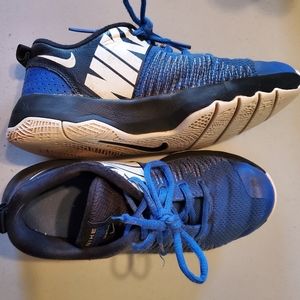 Nike Boy's "Hustle Quick"  sz. 3.5